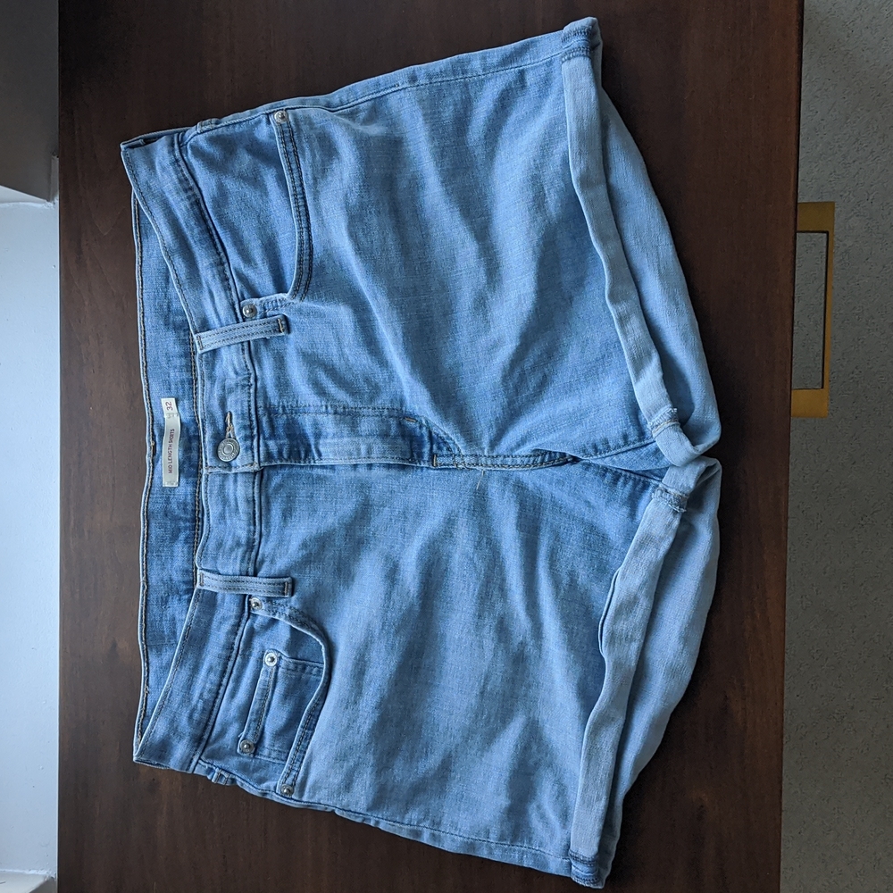 Levi's Mid Length Shorts, Light Blue - Size 32